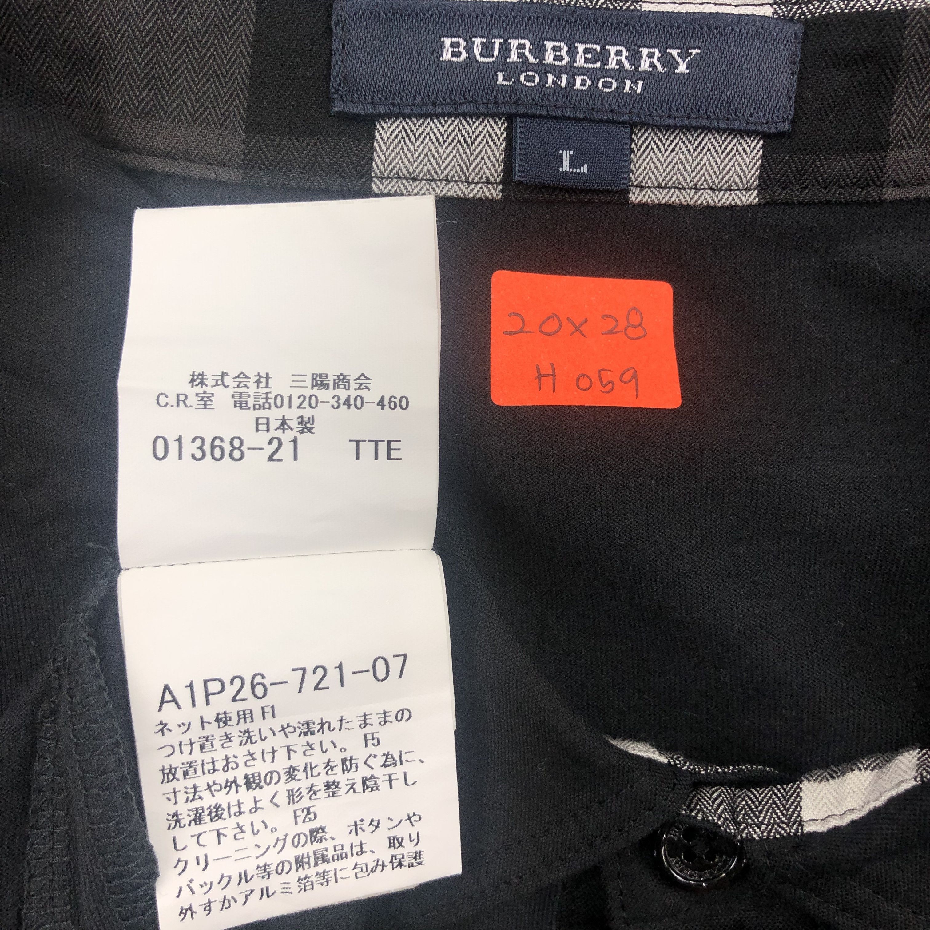 Burberry Vintage Burberry London Button Tshirt - H059 Size US M / EU 48-50 / 2 - 4 Thumbnail