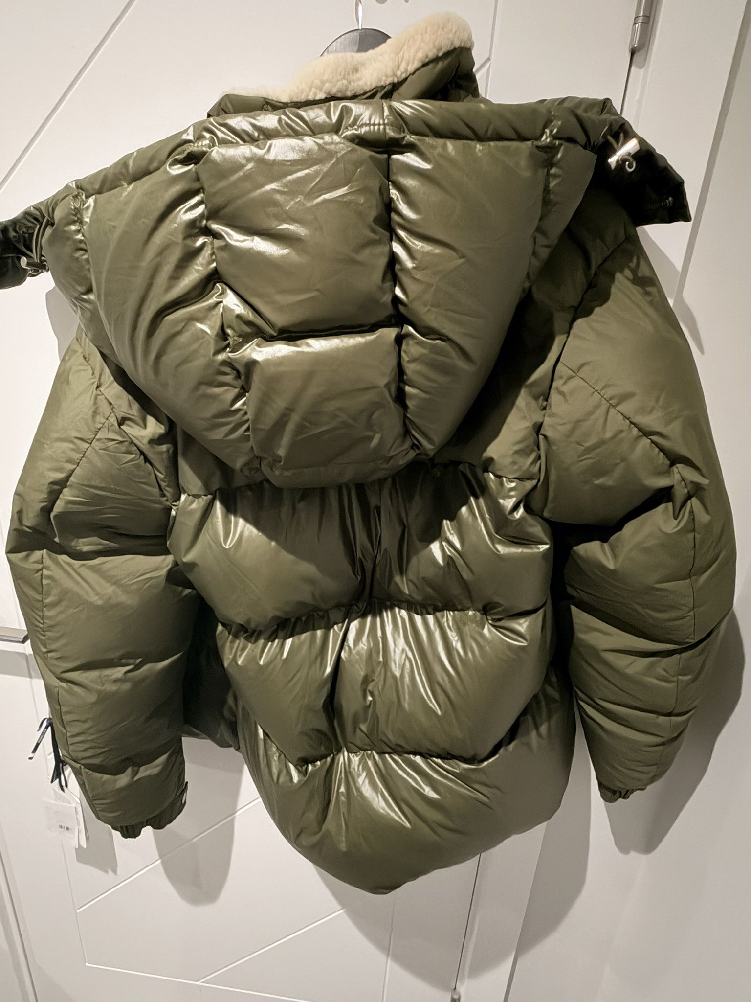Moncler Bayuda Short Down Jacket Olive Multi Size US XL / EU 56 / 4 - 12 Thumbnail