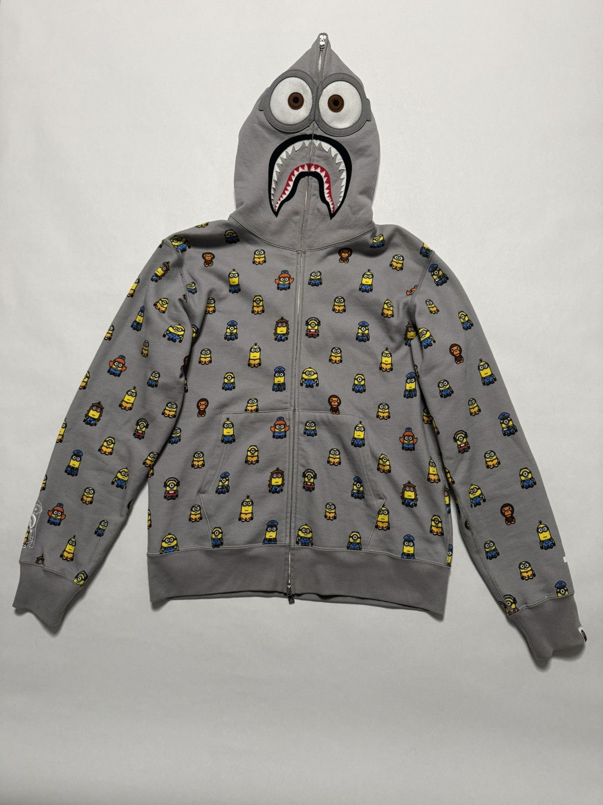 Bape BAPE x Minions grey shark hoodie Size US L / EU 52-54 / 3 - 1 Thumbnail