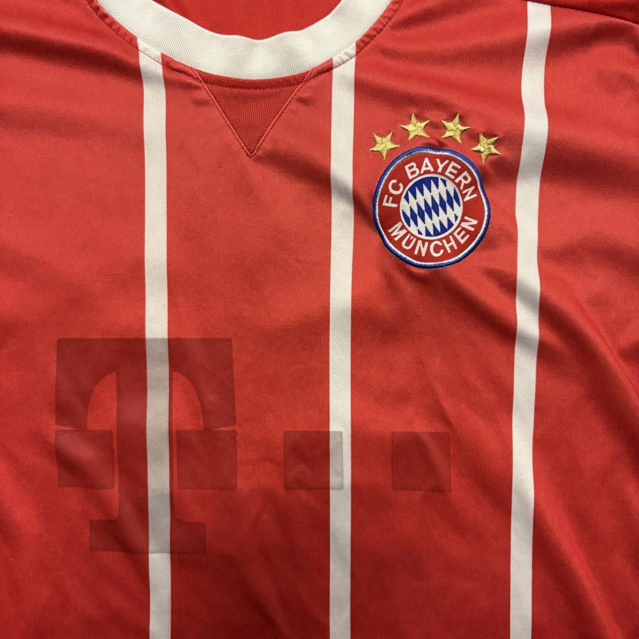 Vintage Crazy Vintage Y2K/2000s Bayern Munich 2017-18 Arjen Robben Football Soccer Jersey! Size US M / EU 48-50 / 2 - 2 Thumbnail