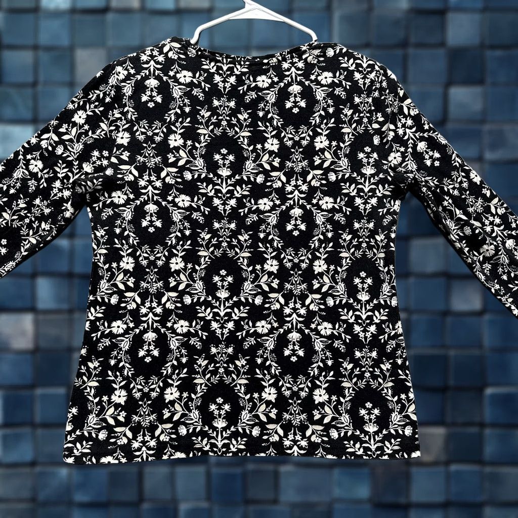 Croft & Barrow Croft & Barrow Shirt Womens S Black Floral The Classic Tee Long Sleeve EUC Size S / US 4 / IT 40 - 1 Thumbnail