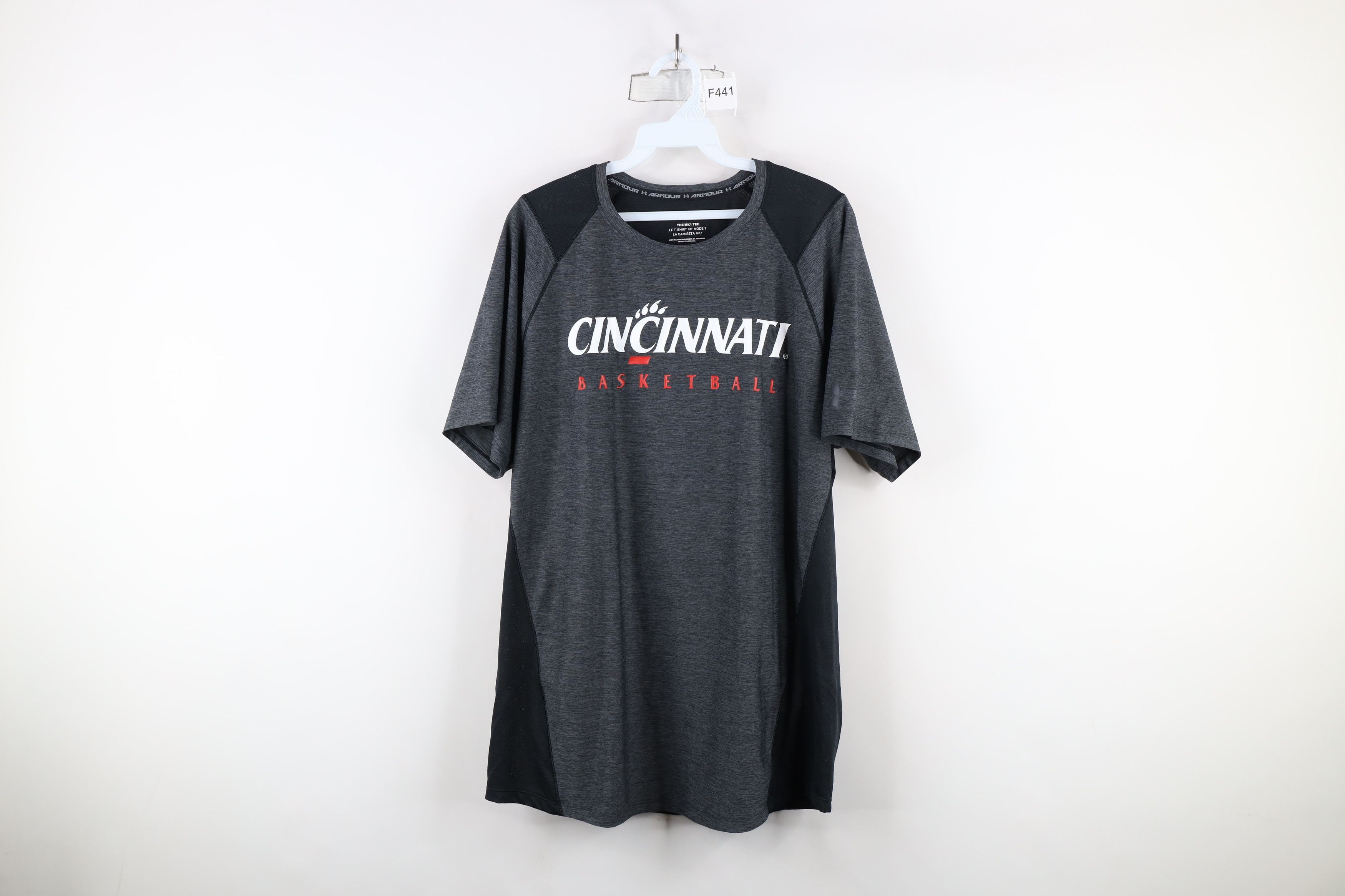 Under Armour × Vintage Under Armour University of Cincinnati Basketball T-Shirt Size US XL / EU 56 / 4 - 1 Thumbnail