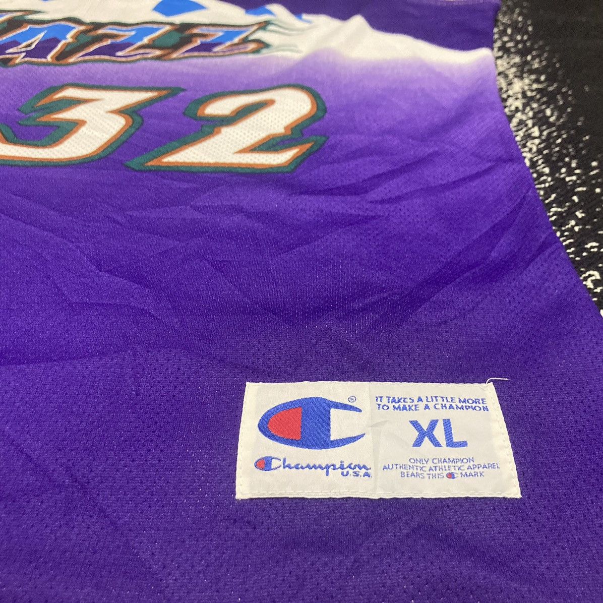Champion × NBA × Vintage Vintage 90’s Utah Jazz Karl Melone NBA Jersey Champion Size US XL / EU 56 / 4 - 4 Thumbnail