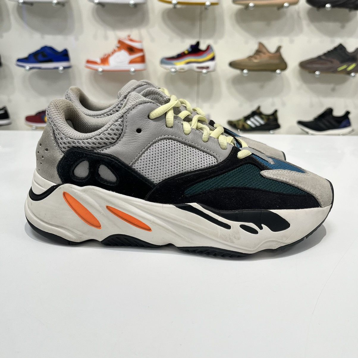 Adidas Adidas Yeezy Boost 700 Wave Runner Size US 5.5 / EU 38 - 6 Thumbnail