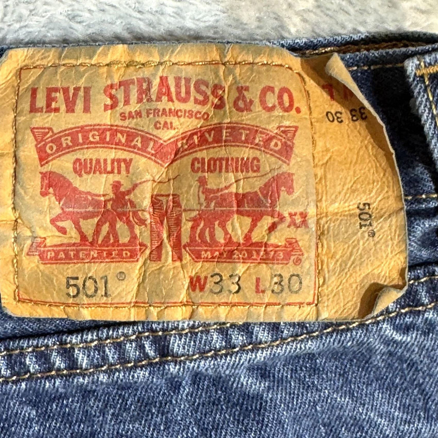 Levi's VINTAGE Levi's 501 Jeans Mens 33x30 Blue Button Fly Original Fit Denim Jeans MENS Regular Casual Pants Blue Size US 33 - 4 Thumbnail