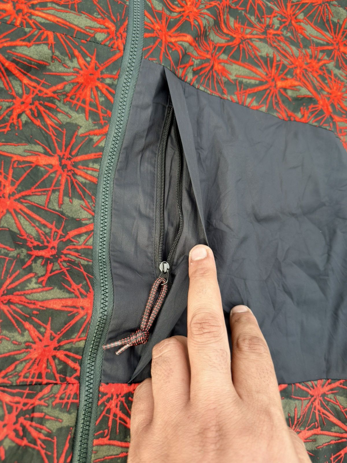 Nike ACG Nike ACG AOP 2.5L Packable Rush Red Jacket Size US M / EU 48-50 / 2 - 8 Thumbnail