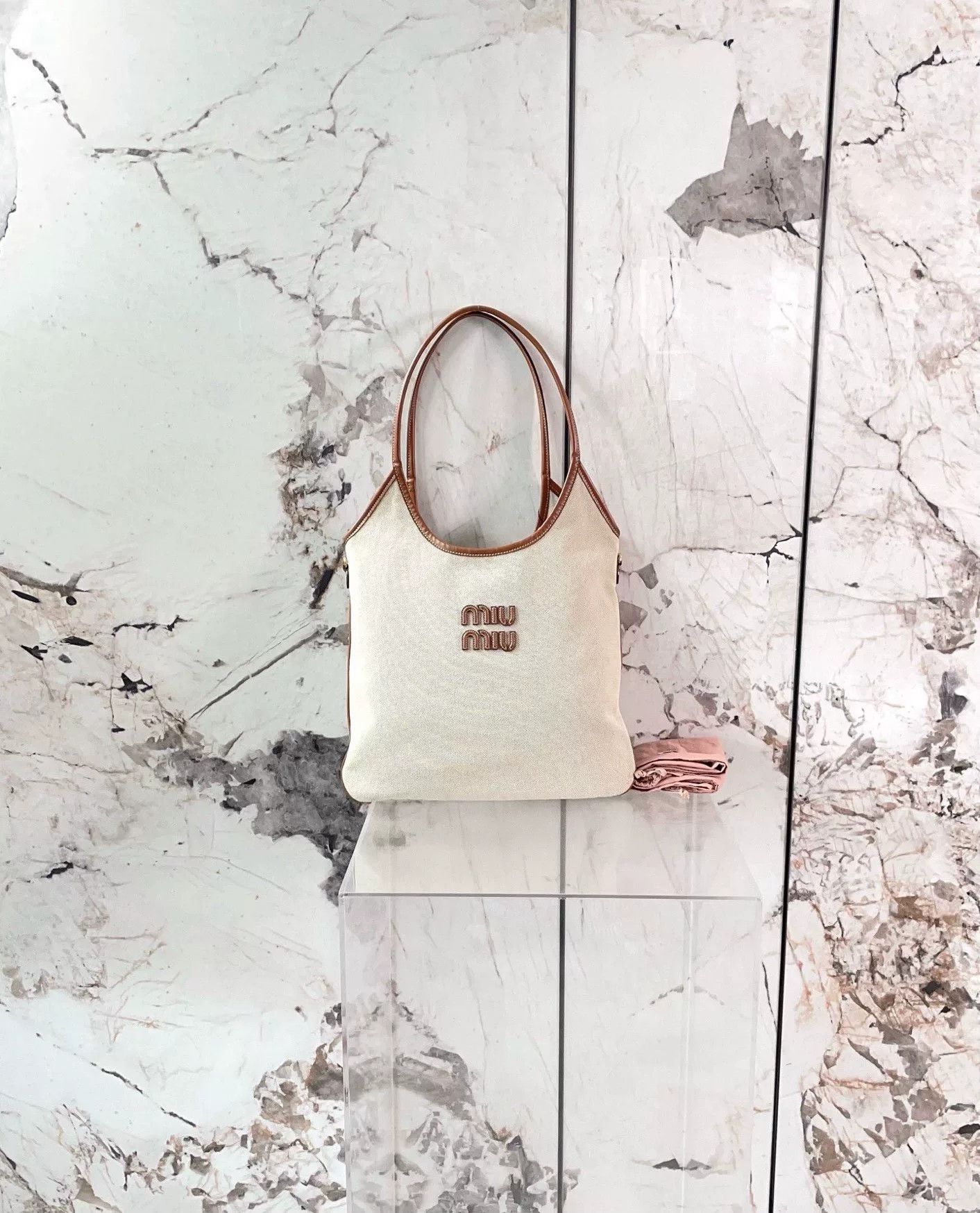 Miu Miu Pre-loved Bag Very good condition Size ONE SIZE - 1 Thumbnail