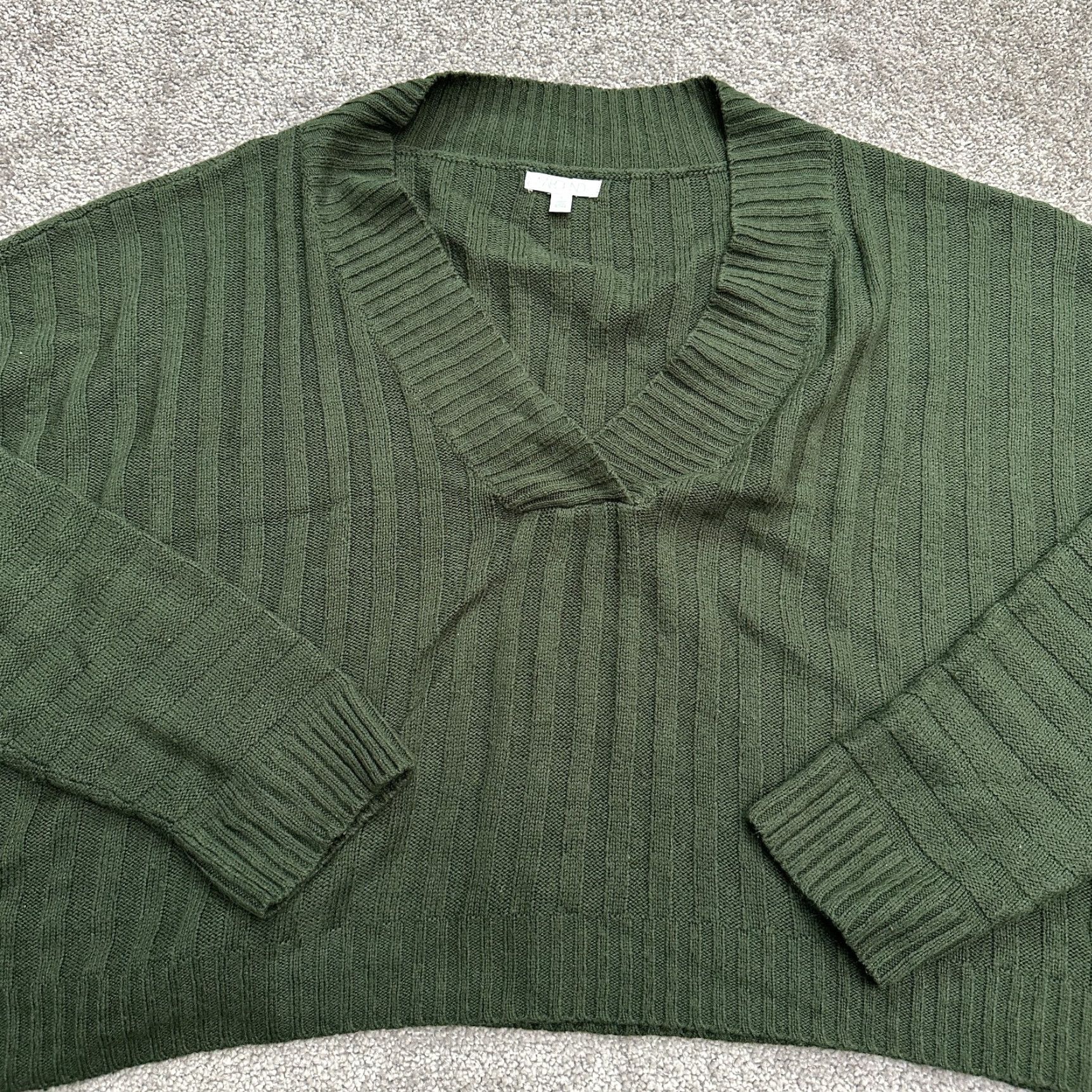 Vintage Abound Women’s Large Green Cropped Pullover Sweater, V-Neck, Relaxed Fit, Knit, Casual Size L / US 10 / IT 46 - 3 Thumbnail