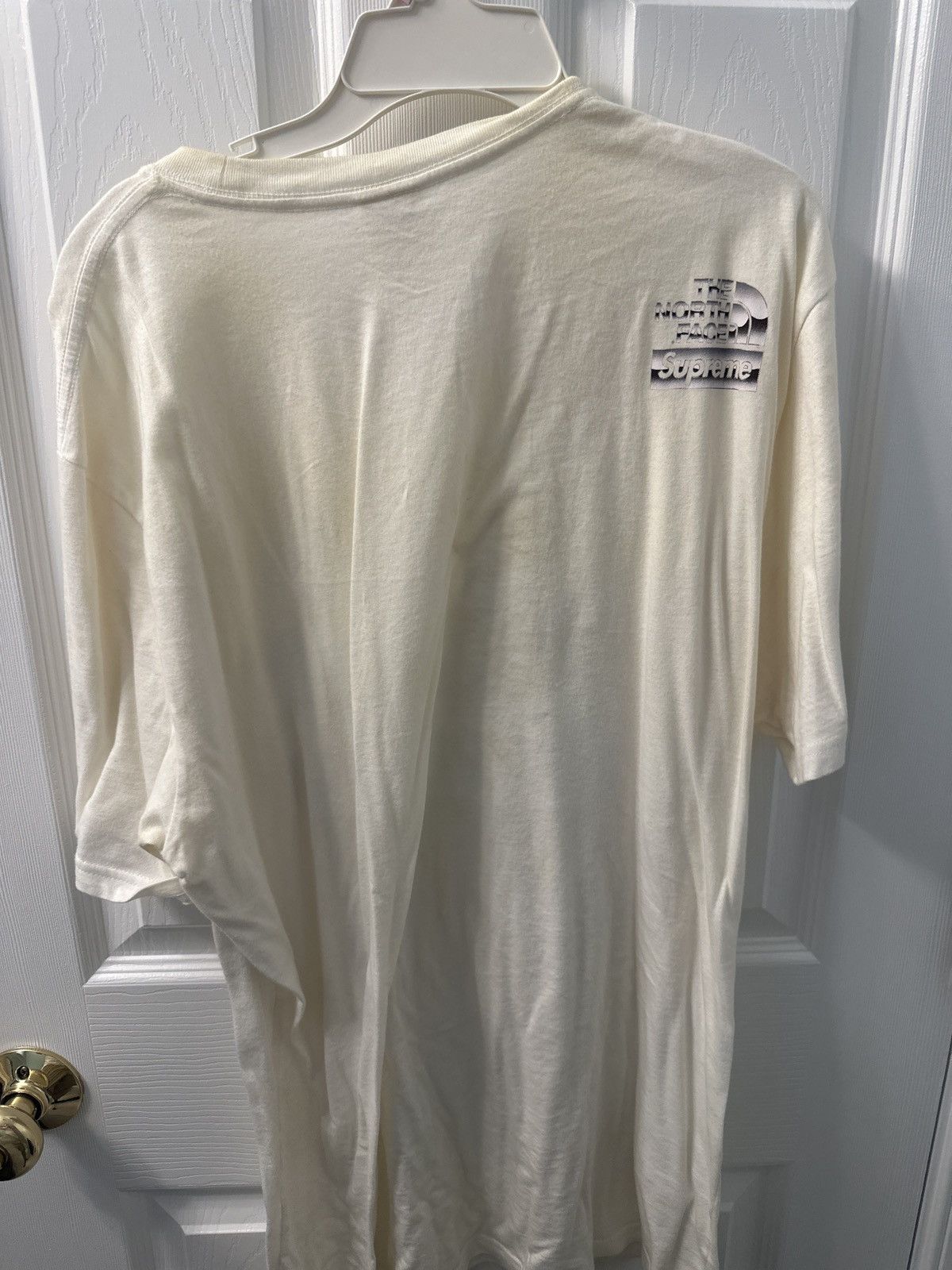 Supreme × The North Face Supreme x The North Face Metallic Logo White Tee Size US M / EU 48-50 / 2 - 2 Thumbnail