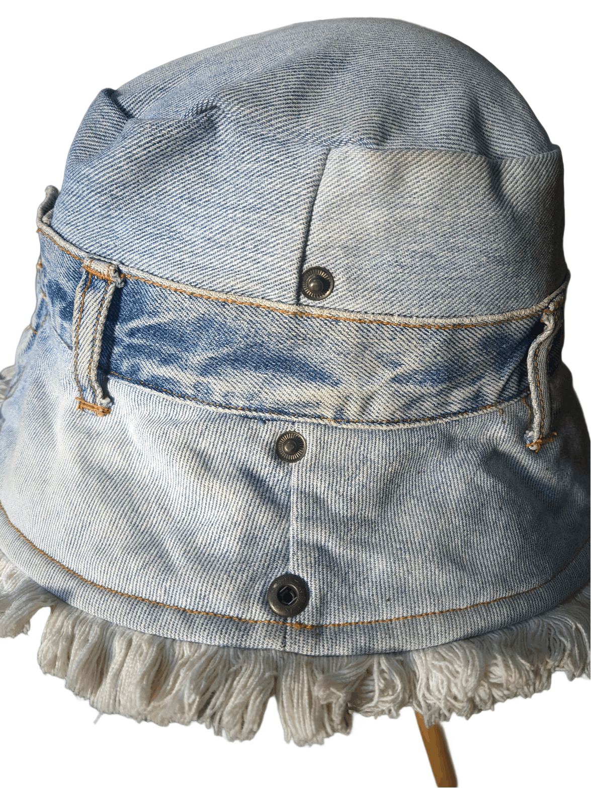 Other Denim bucket hat, frayed brim and a rustic patchwork design Size ONE SIZE - 5 Thumbnail