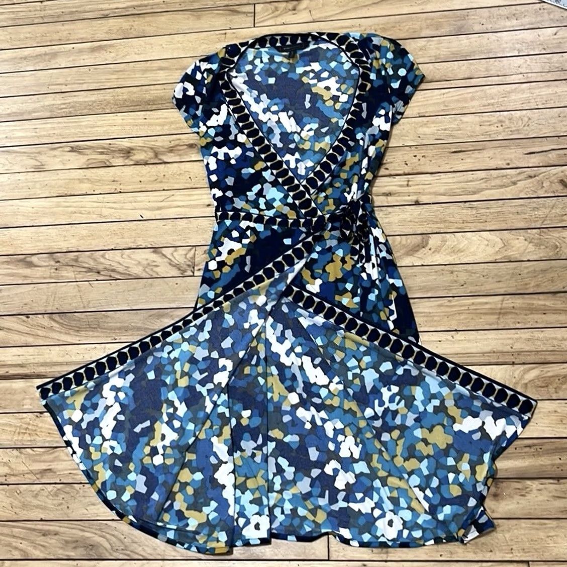 Bcbgmaxazria BCBGMAXAZRIA Wrap Dress Midi Women XXS Blue Floral Impressionist Fairy Festival Dress Size XXS / US 00 / IT 34 - 3 Thumbnail
