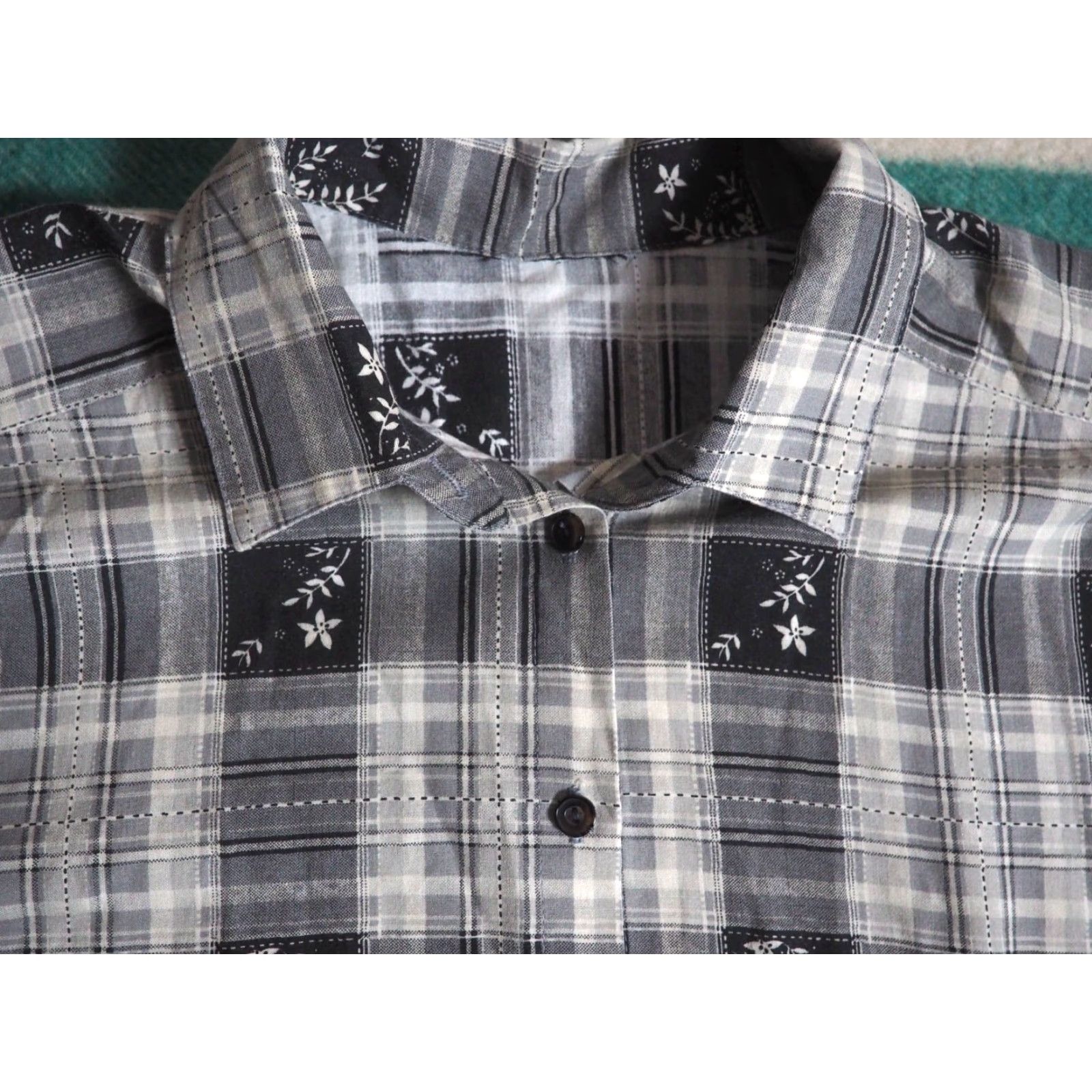 Vintage VTG 70s 80s Faded Gray Black Floral Plaid Light Boho Button Baggy Shirt XL Size US XL / EU 56 / 4 - 2 Thumbnail