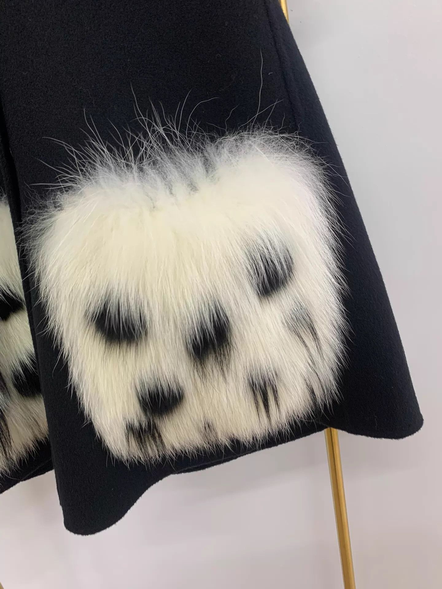 Fendi Fendi Black Wool Fox Fur Paneled Vest 38 Size XS / US 0-2 / IT 36-38 - 2 Thumbnail