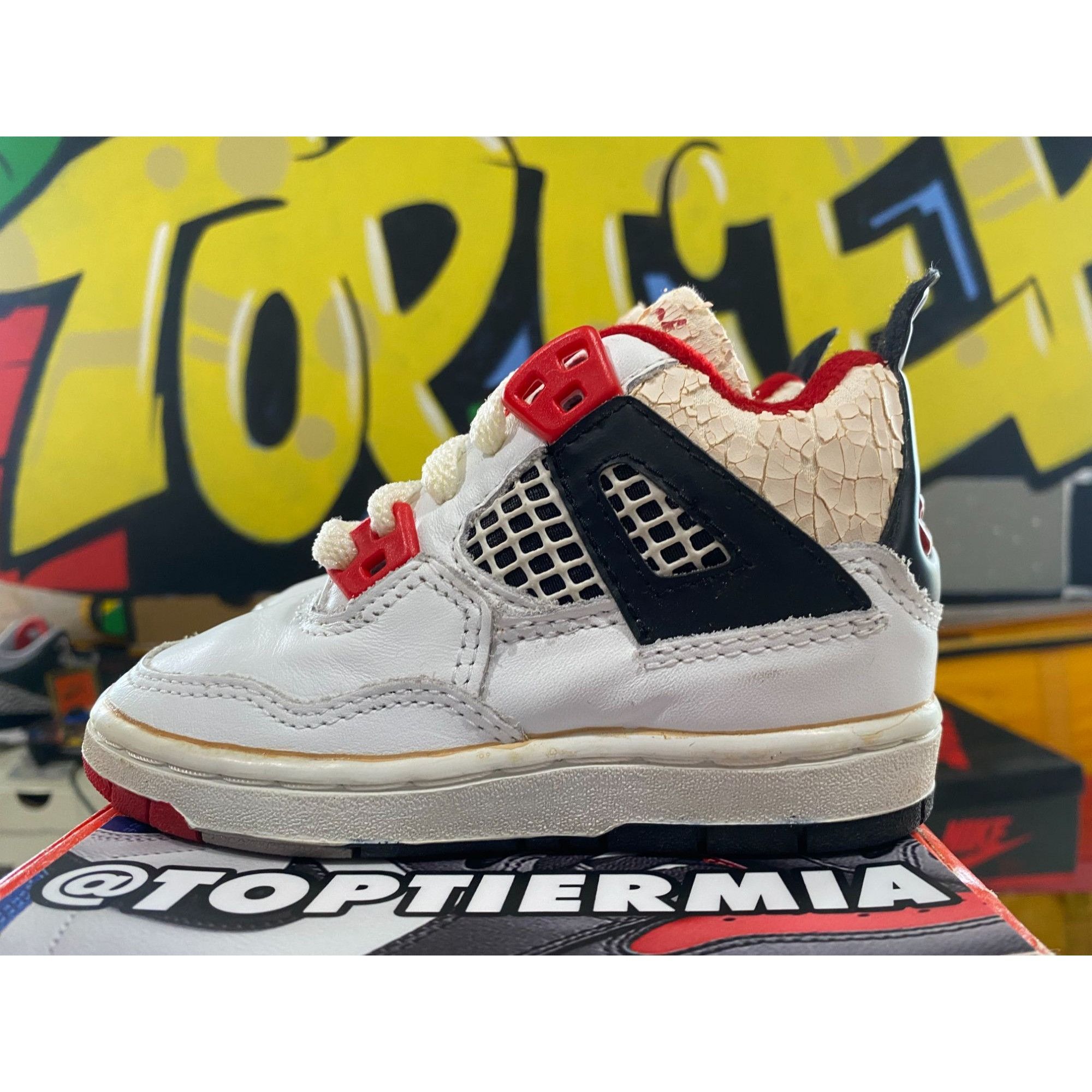 Jordan Brand sky jordan 4 fire red 1989 sz 9.5c BRAND NEW Size US 5 / EU 37 - 3 Thumbnail