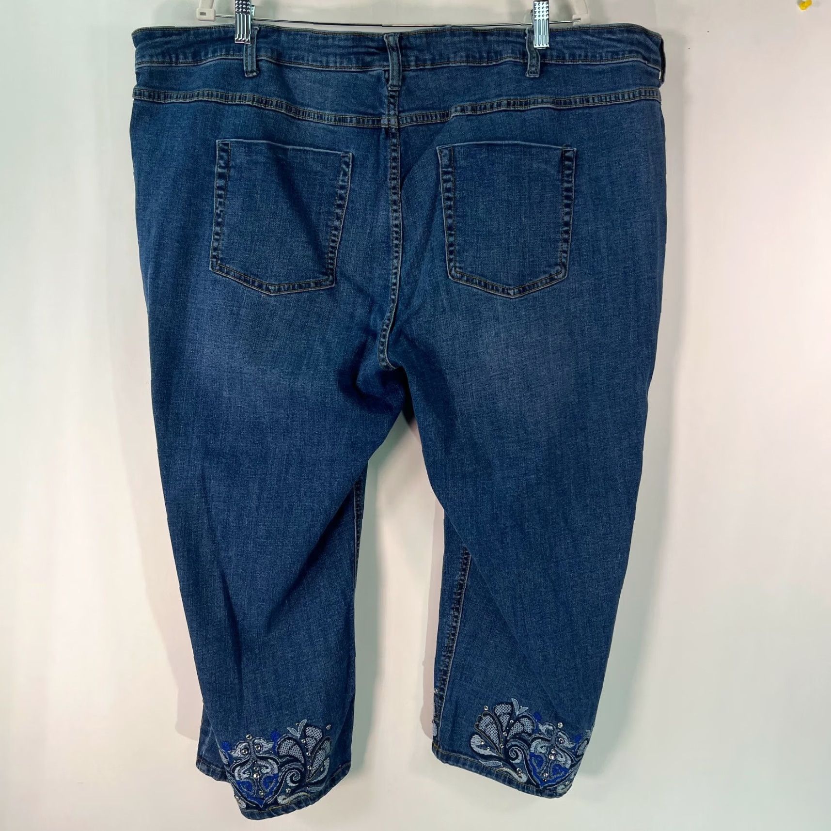 Vintage Denim 24/7 Plus Size 28W High Rise Beaded Cuffed Cropped Blue Denim Jeans for Women Size 28" / US 6 / IT 42 - 2 Thumbnail