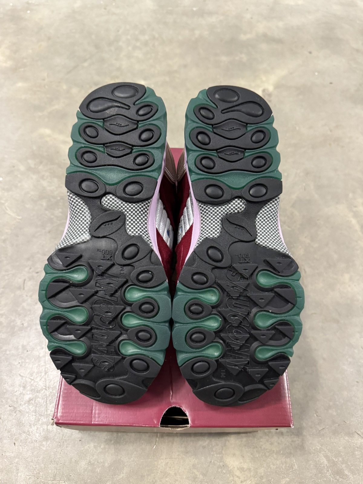 Saucony Saucony Matrix x Jae Tips No Shoes in the House Size 10.5 Size US 10.5 / EU 43-44 - 6 Thumbnail