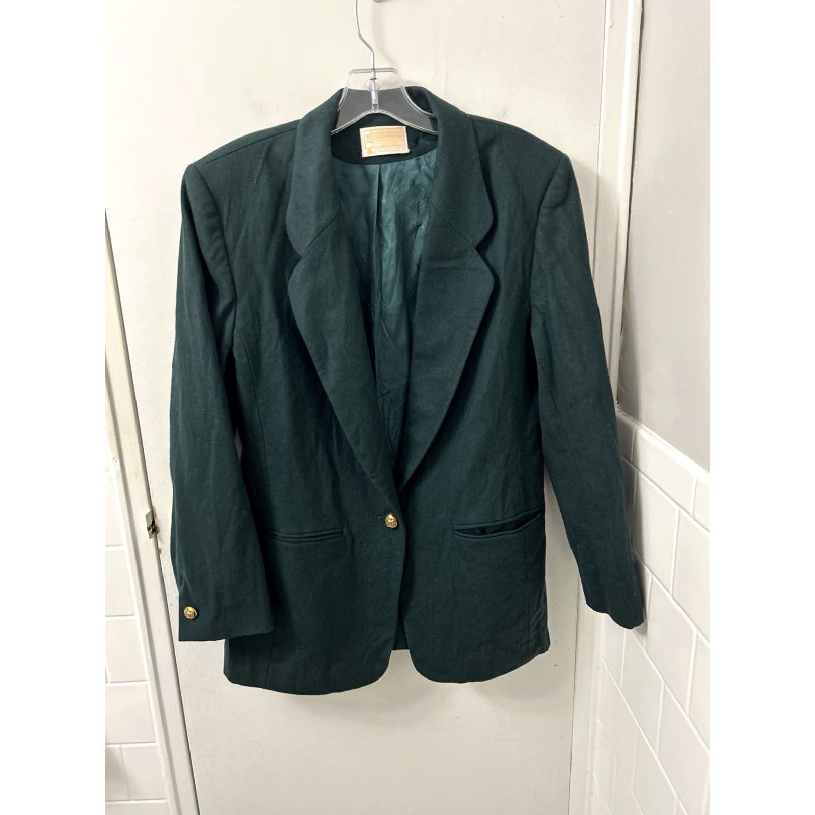 Pendleton VTG Pendleton Blazer Jacket Womens Size 10 100% Wool Made in USA Green Notch Lapel One-Button Single-Breasted Satin Lined 28” mid-length Size L / US 10 / IT 46 - 2 Thumbnail