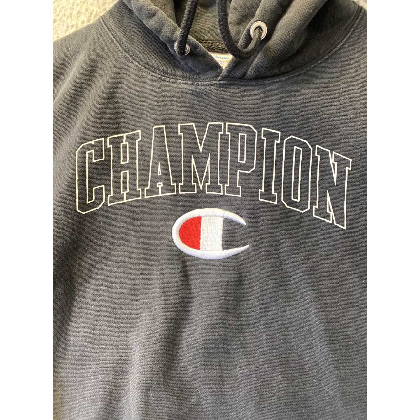 Champion Champion Hoodie Black Cropped Hoodie Sweatshirt Size Small womens /56-42 Reversible Product Line: Champion Reverse Weave Size S / US 4 / IT 40 - 2 Thumbnail