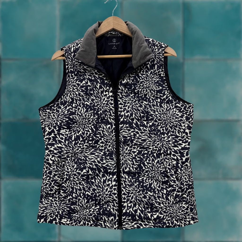 Lands' End Lands' End Quilted Down Vest Womens Medium Blue Floral Zip Puffer Winter Warm Size M / US 6-8 / IT 42-44 - 1 Thumbnail