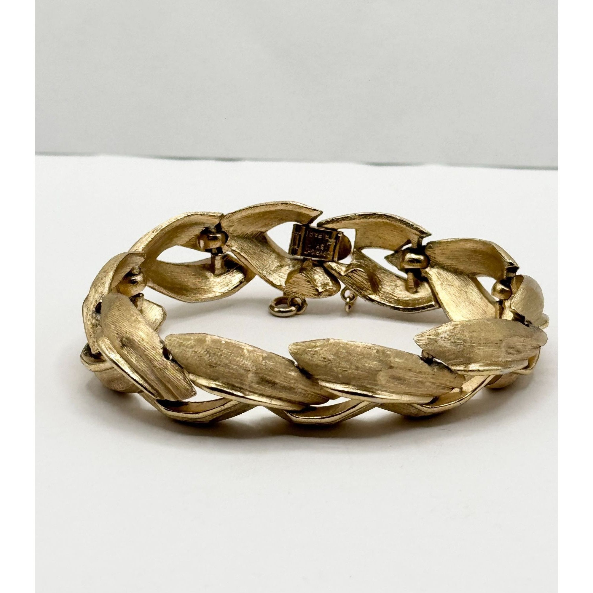 Vintage Crown Trifari Brushed Gold Link Bracelet Size ONE SIZE - 2 Thumbnail