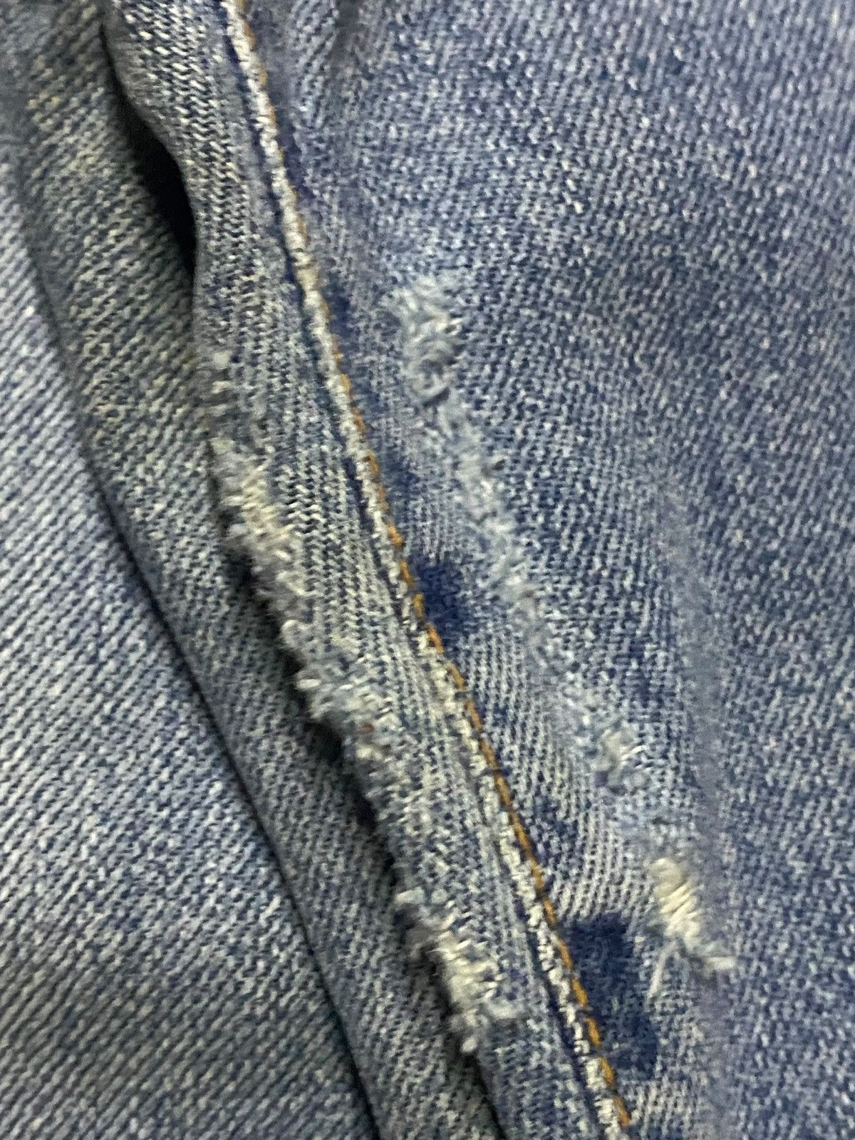 Dolce & Gabbana Vintage Dolce &. Gabbana Light Wash Distressed Enough Baggy Size US 30 / EU 46 - 16 Thumbnail