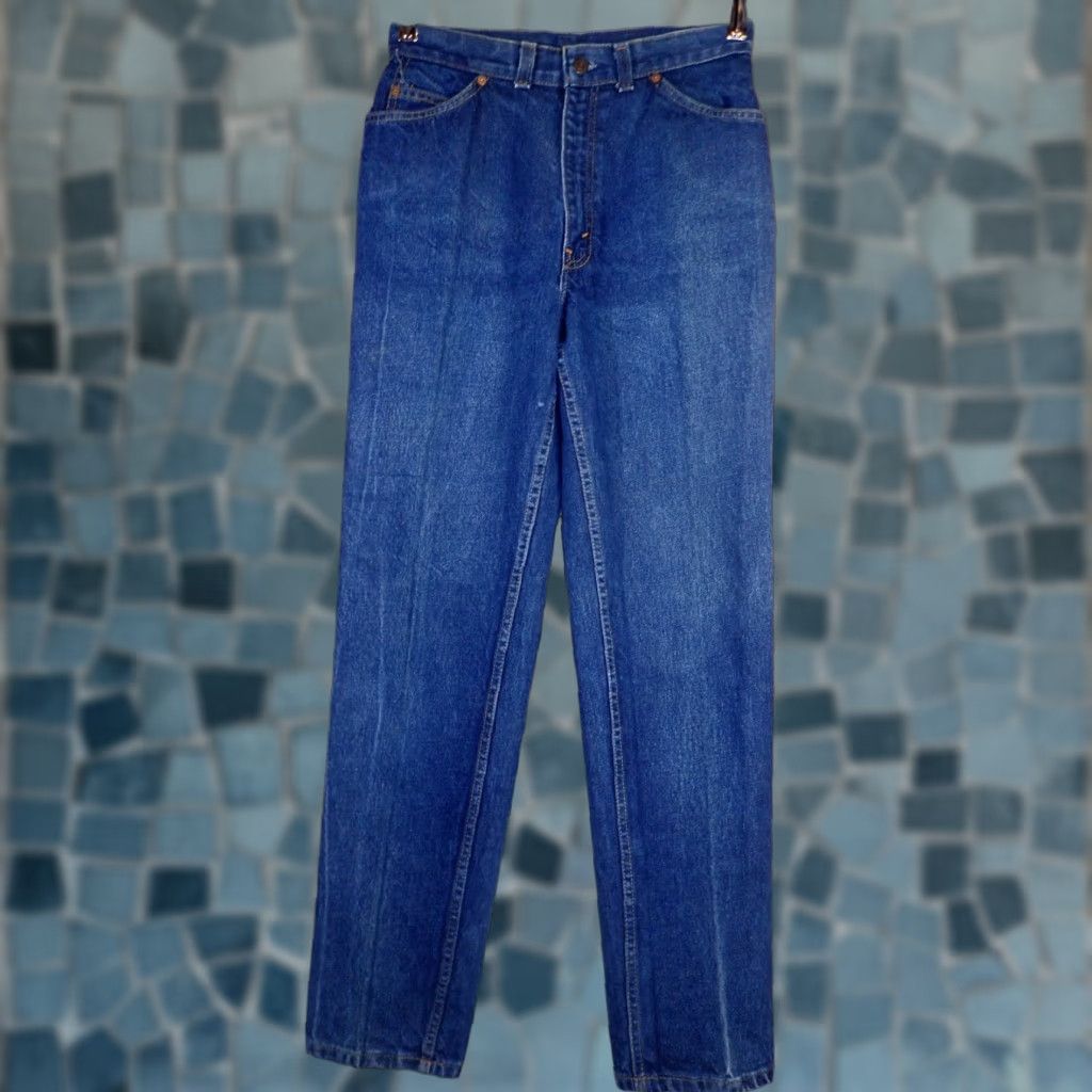 Levi's VINTAGE Levi's Jeans 80s 1983 Women’s 29x31 White Patch Tab High Waist Taper Leg 12 Womens Mens? Size 34" / US 12 / IT 48 - 1 Thumbnail
