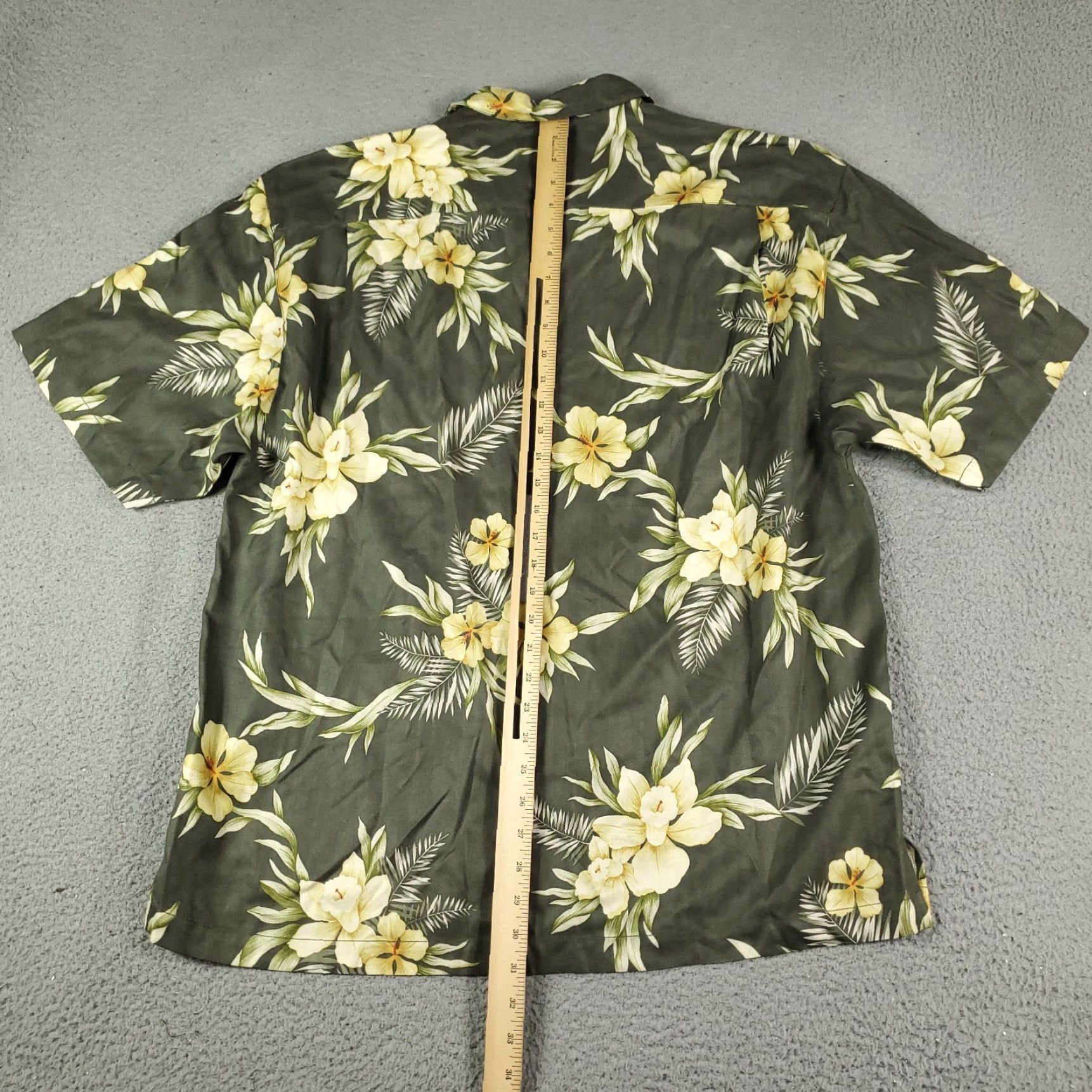 Tommy Bahama Tommy Bahama Shirt Mens XL Green Floral Hawaiian Button-Up Short Sleeve Size US XL / EU 56 / 4 - 3 Thumbnail