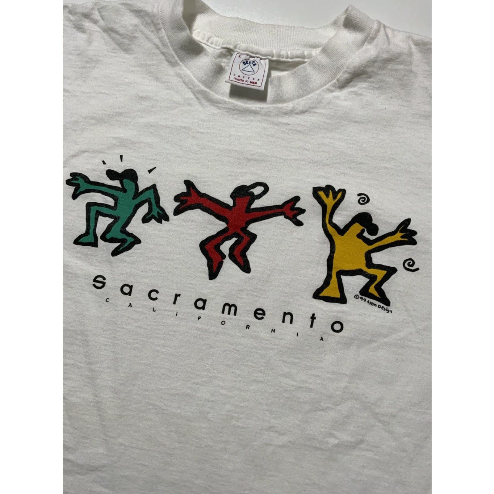 Vintage VINTAGE 1994 90s Lyon Design Dance Sacramento California Single Stitch T-Shirt L Mens Size US L / EU 52-54 / 3 - 7 Thumbnail