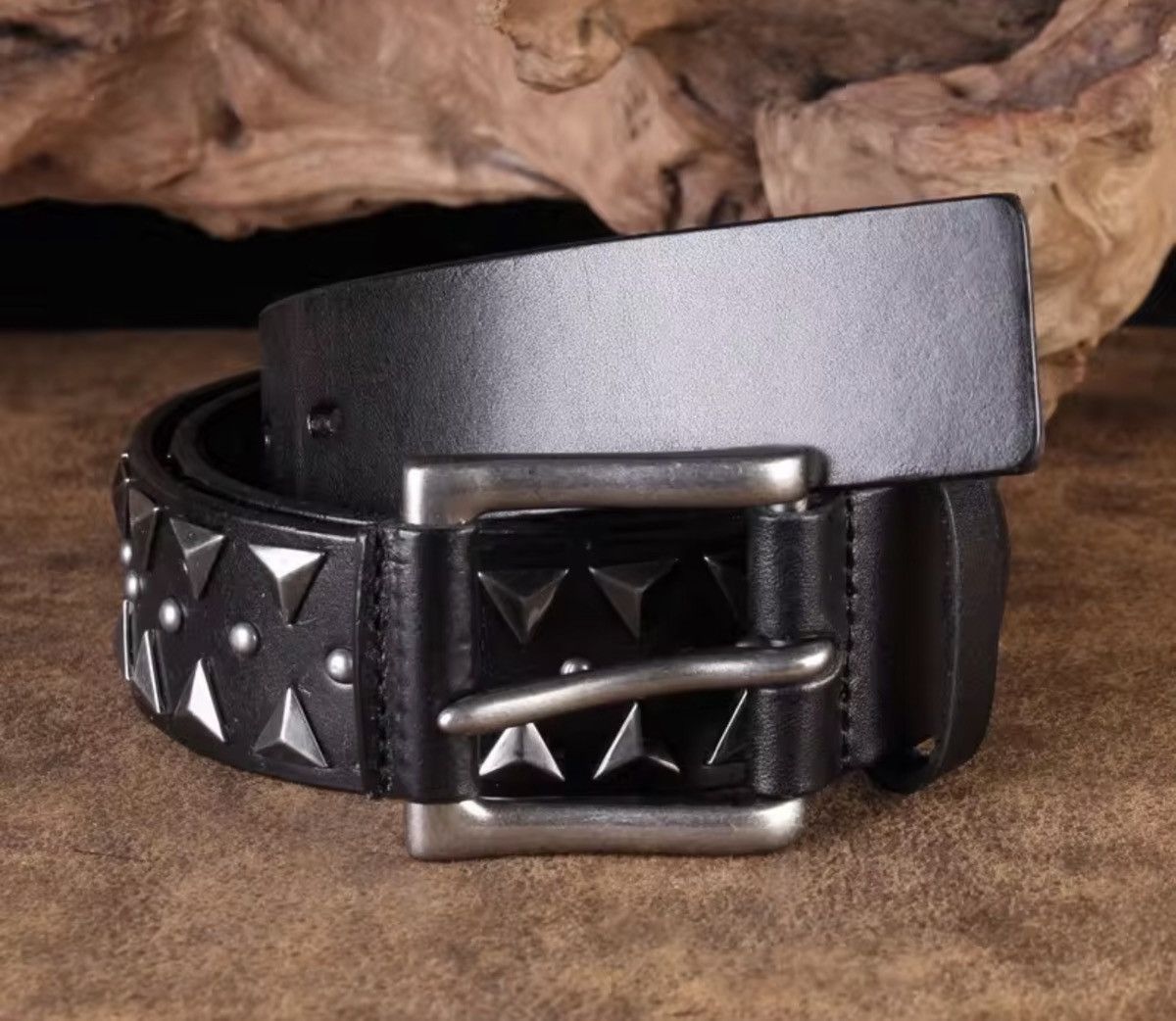 Japanese Brand 100 cm Studded Heavy Metal Style Belt Genuine Leather Size ONE SIZE - 2 Thumbnail