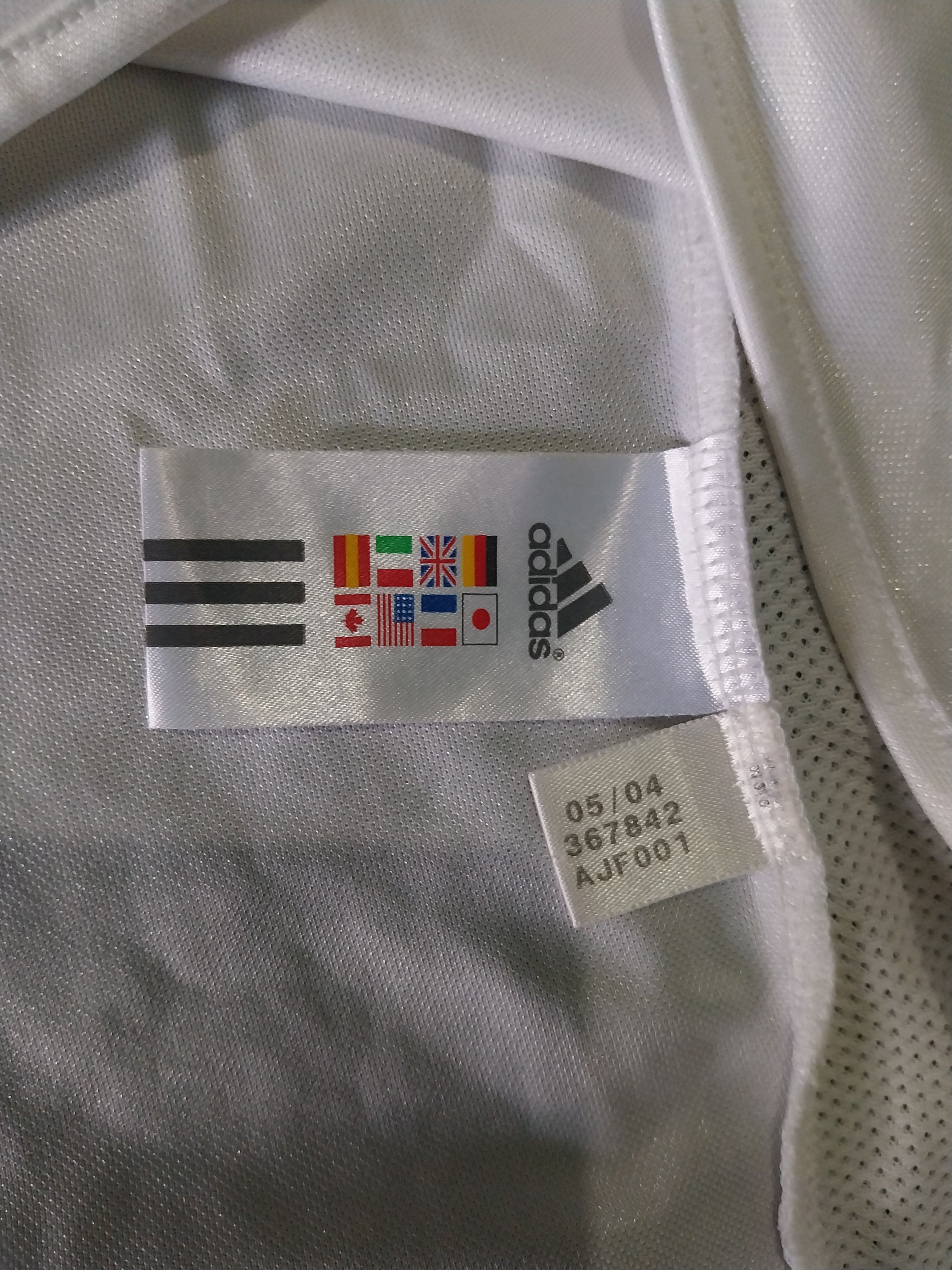 Adidas Real madrid home 2004/2005 david beckham jersey football Size US L / EU 52-54 / 3 - 6 Thumbnail