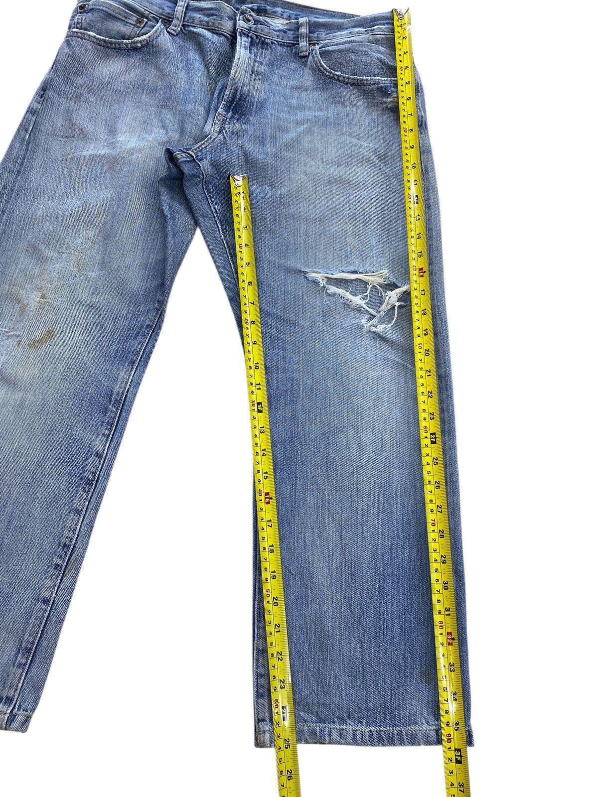 Uniqlo Uniqlo Light Wash Ripped Style Baggy Jeans Size US 36 / EU 52 - 8 Thumbnail