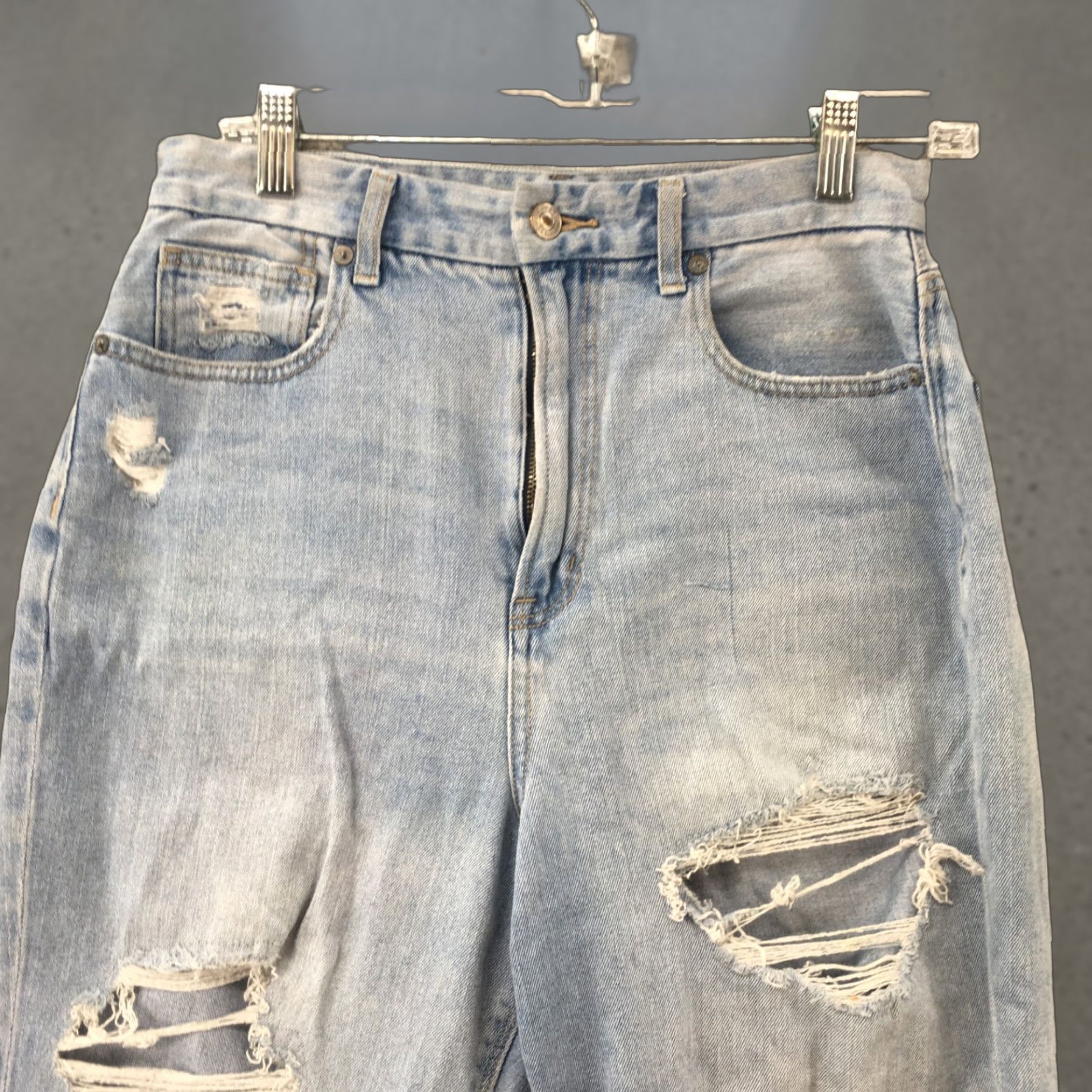 American Eagle Outfitters American Eagle Outfitters Jeans Womens 6 Regular 28x27 Blue High Waist Mom Jeans Size 28" / US 6 / IT 42 - 1 Thumbnail