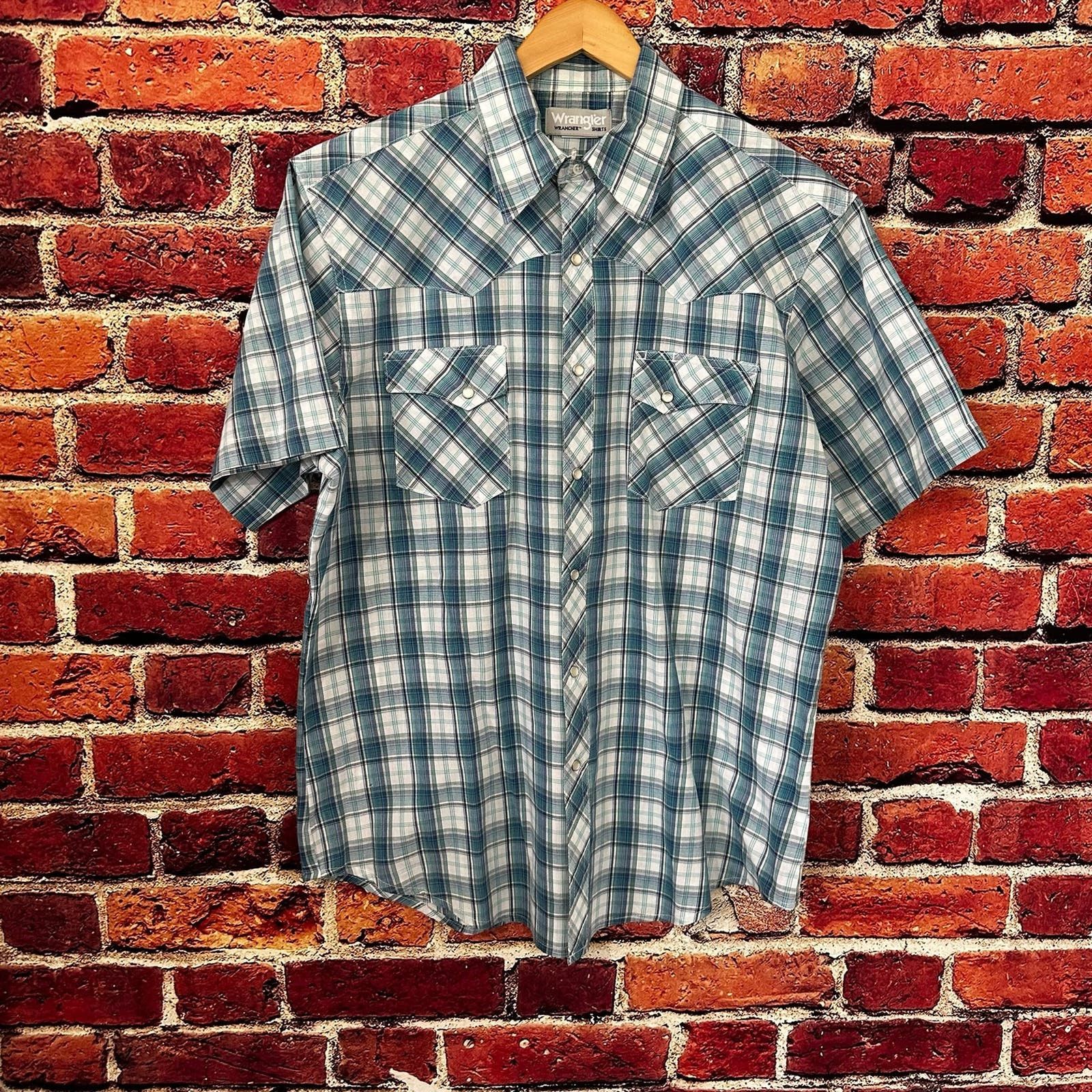 Wrangler Men’s wrangler, button-down size large Size US L / EU 52-54 / 3 - 1 Thumbnail