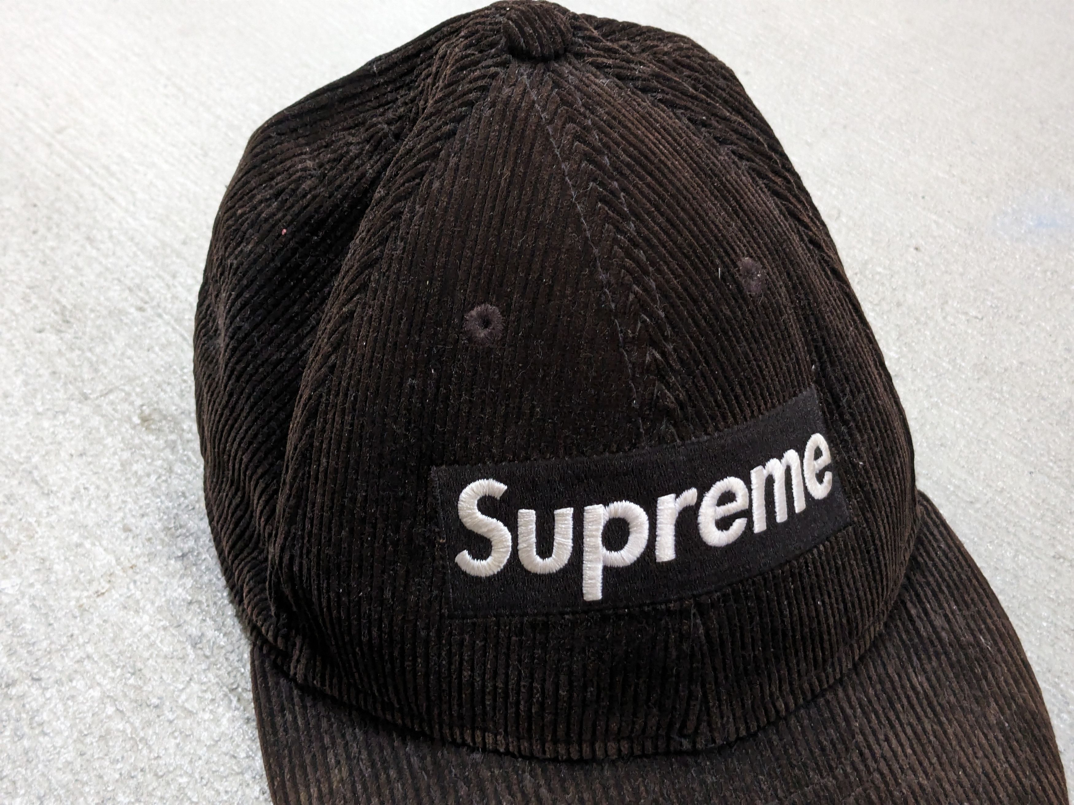 Supreme New Era Fitted fashion Courdoroy hat 7 1/4