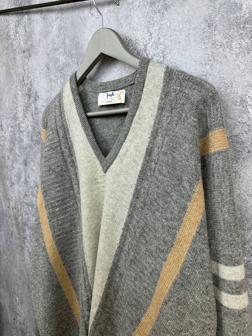 Pringle Of Scotland Pringle of Scotland Striped Scotland Wool V-Neck Sweater VTG Size US M / EU 48-50 / 2 - 5 Thumbnail