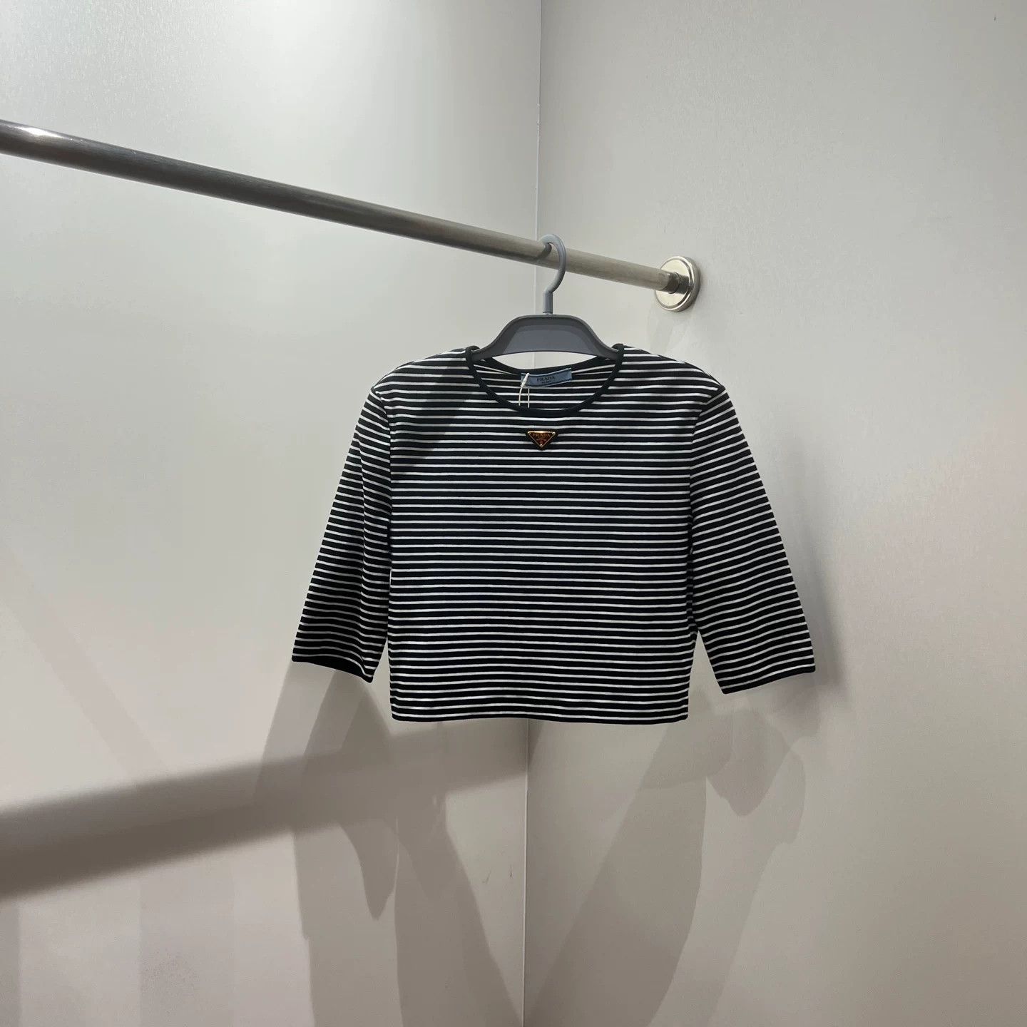 Prada Prada Striped Cropped T-Shirt it_42 Women Size M / US 6-8 / IT 42-44 - 1 Thumbnail