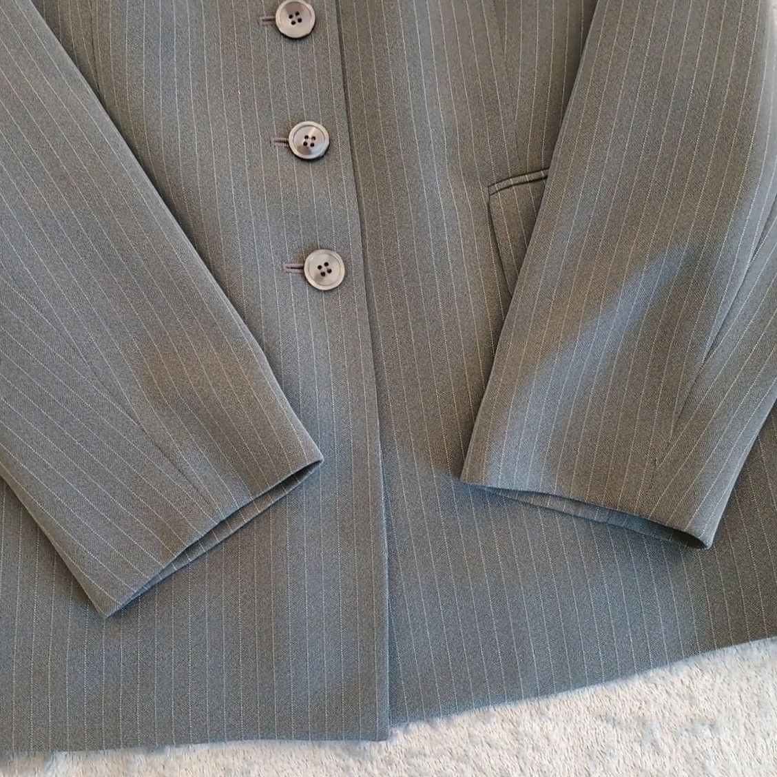 Kasper Kasper Blazer Womens Size 10 Gray Pinstripe Four-Button Ventless Polyester Jacket Notch Lapel Single-Breasted Pant Suit Womens Size L / US 10 / IT 46 - 4 Thumbnail