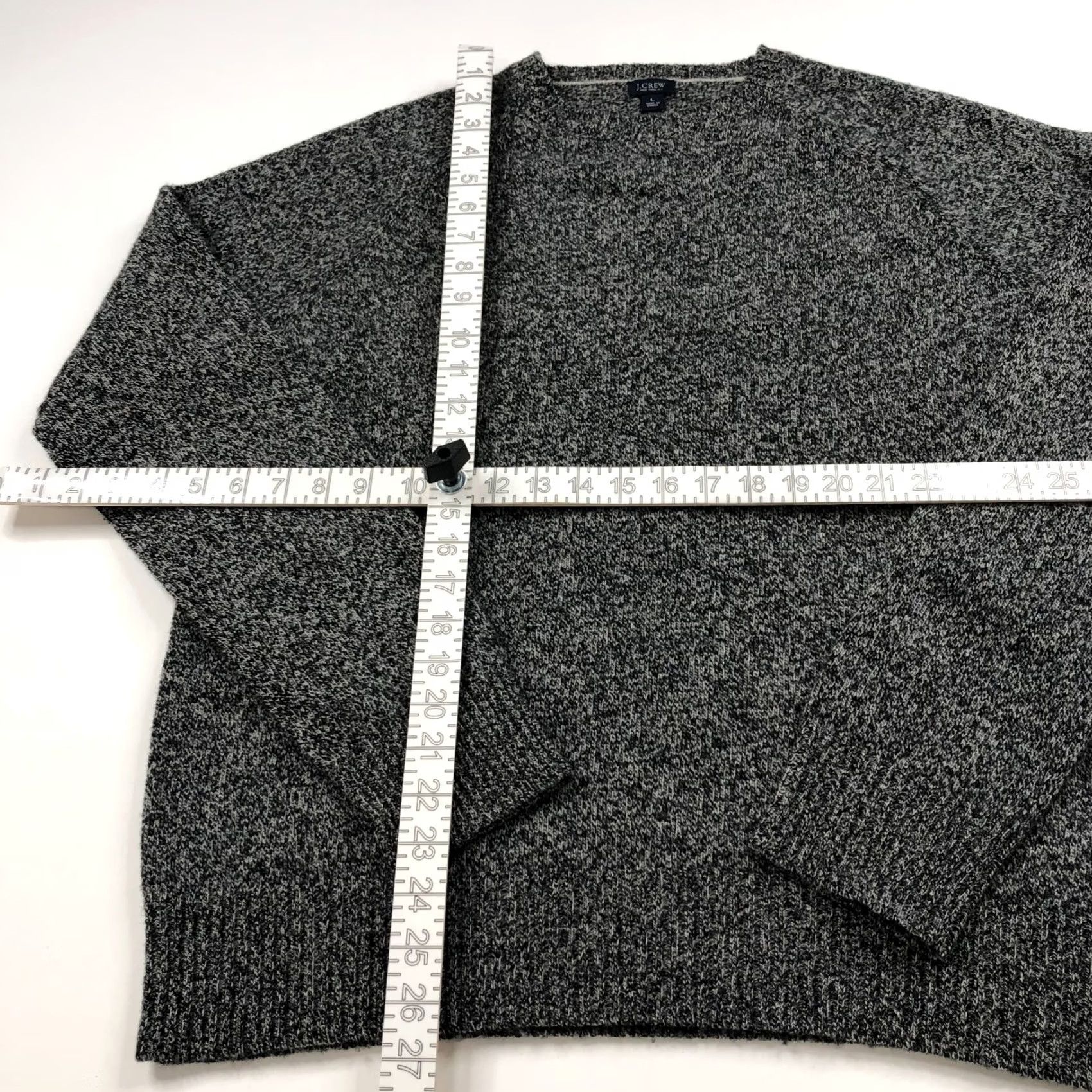 J.Crew J.Crew Men's L Pullover Sweater Long Sleeve Marled Black Gray 100% Lambswool HOLE Size US L / EU 52-54 / 3 - 3 Thumbnail