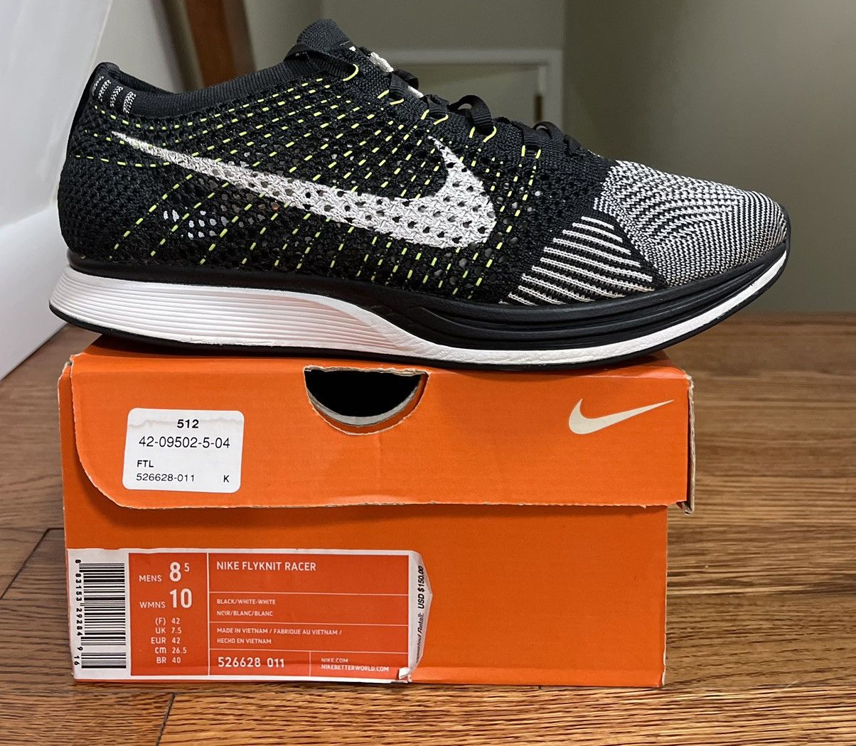image of Nike Flyknit Racer 'volt' 2015 Men’S Size 8.5 Shoes in White Black, Men's