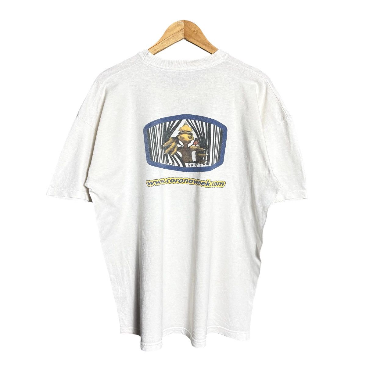 Vintage Vintage Corona Extra Week Beer Monster Graphic Tee / T-Shirt Size US XL / EU 56 / 4 - 1 Thumbnail
