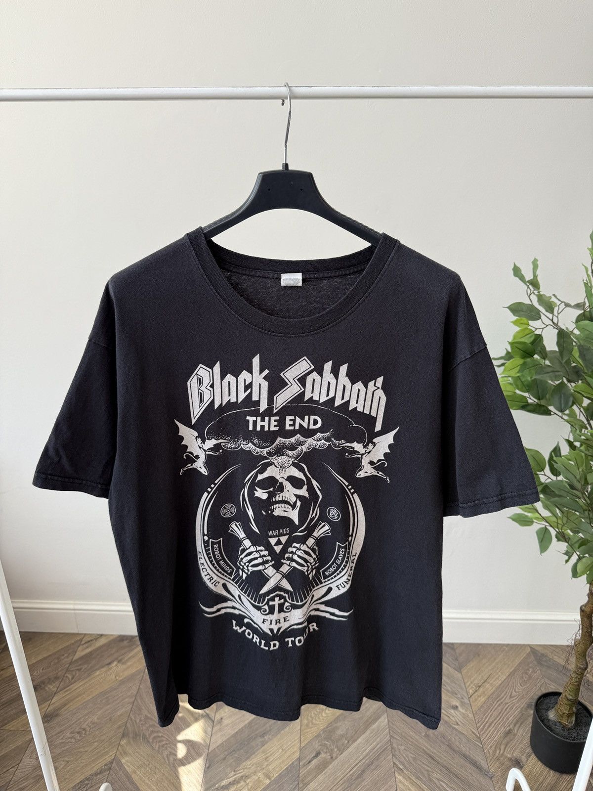Other Vintage 2016 Black Sabbath The End World Tour Skull T-Shirt Size US XL / EU 56 / 4 - 4 Thumbnail