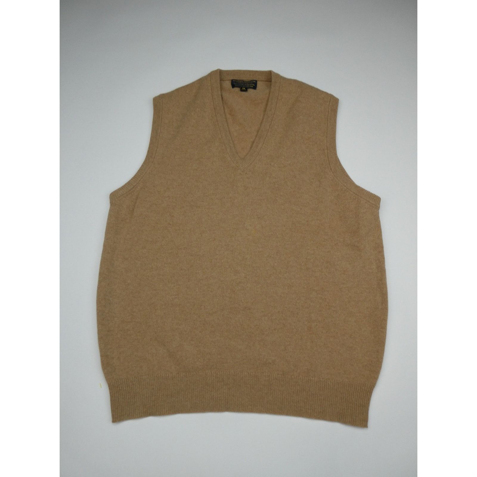 Brooks Brothers Brooks Brothers Knitted in England Wool sweater vest, 44 Size US L / EU 52-54 / 3 - 1 Thumbnail
