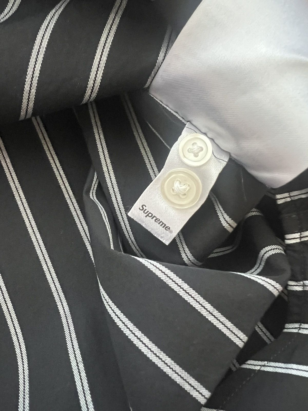 Maison Margiela × Supreme Supreme x Maison Margiela MM6 stripe shirt black large Size US L / EU 52-54 / 3 - 6 Thumbnail