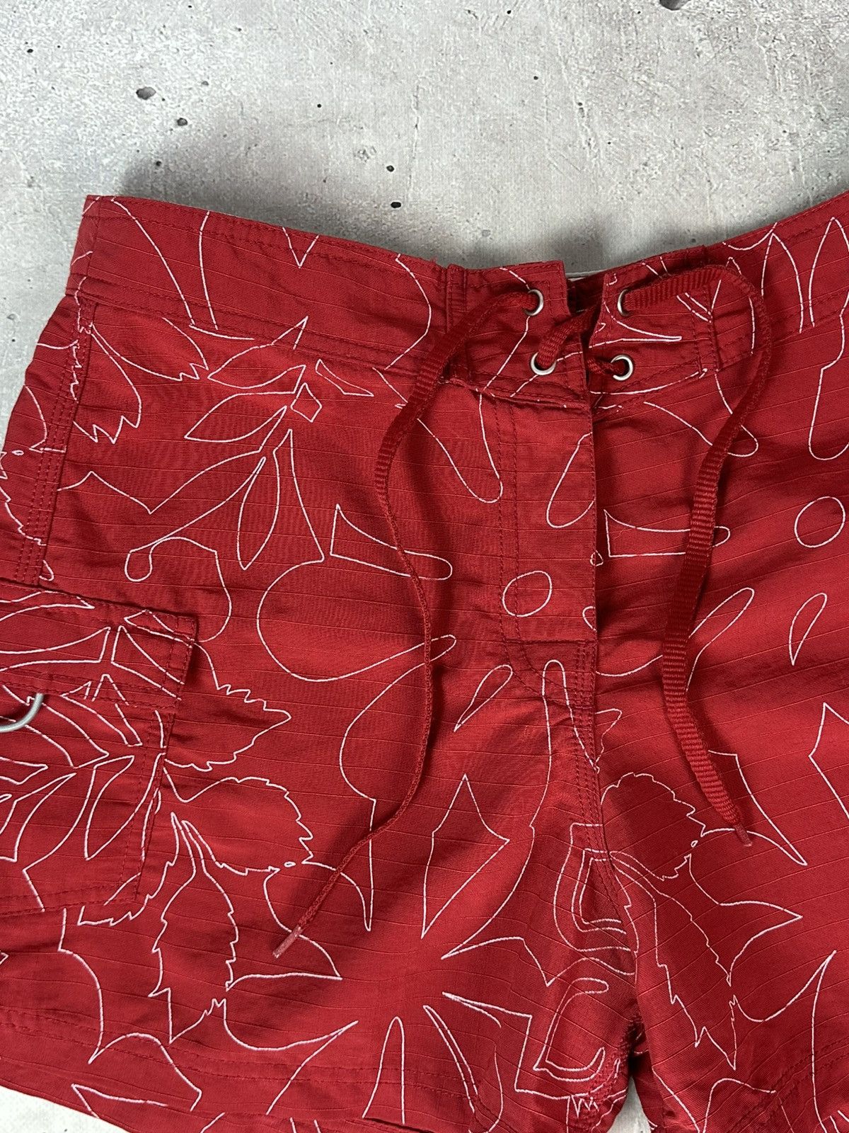 Stussy Vintage Stussy Red Nylon Floral Logo Pockets Shorts Size US 32 / EU 48 - 5 Thumbnail