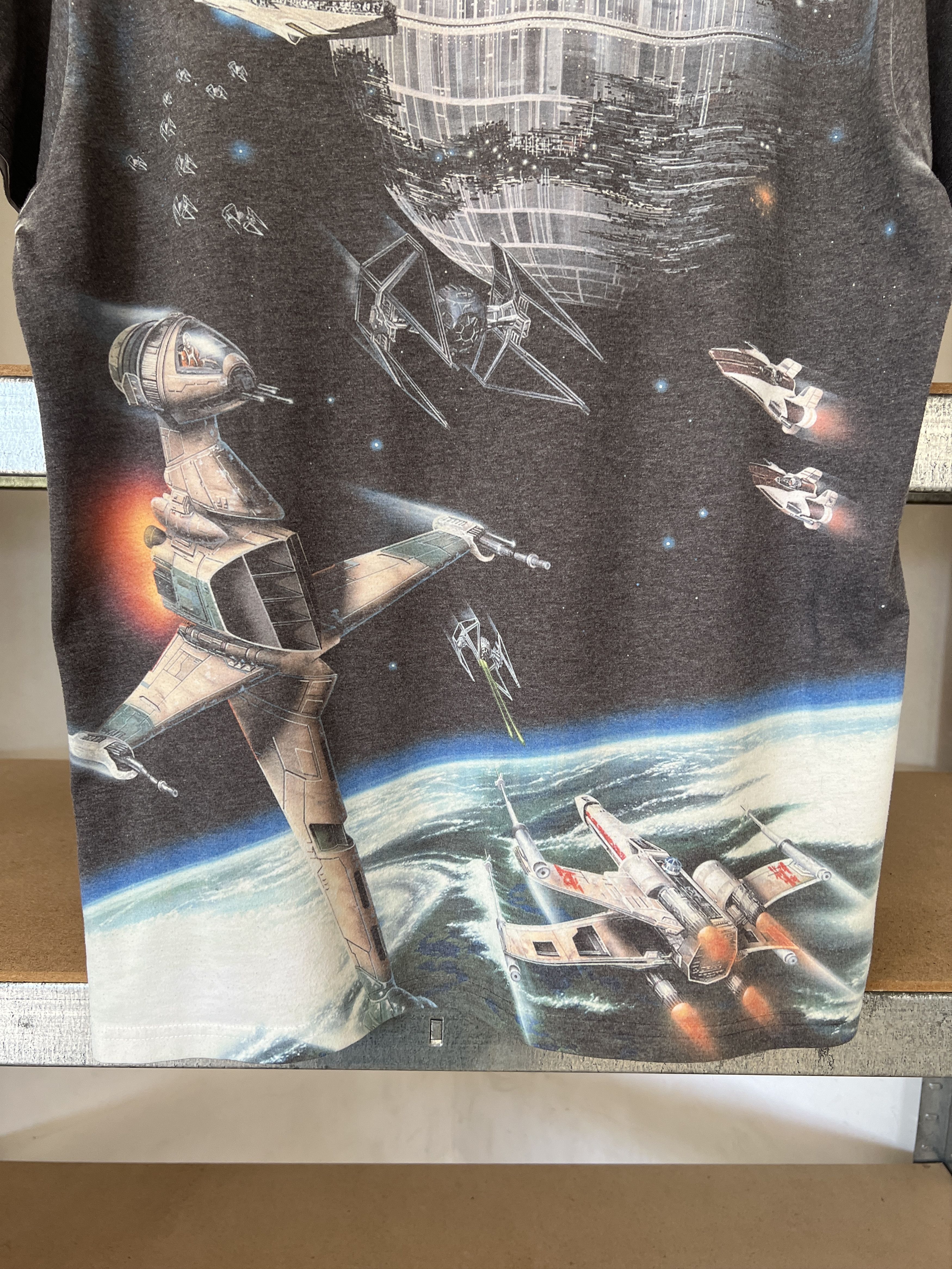 Vintage Vintage 2000s Star Wars All Over Print Movie T-shirt Size US L / EU 52-54 / 3 - 11 Thumbnail