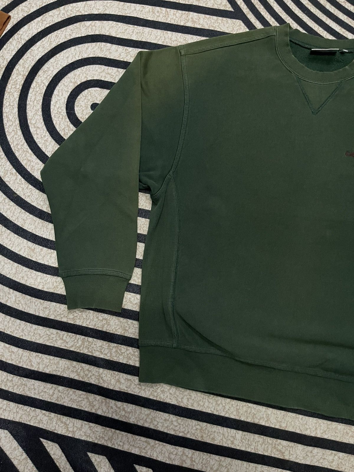 Carhartt Wip 2000s CARHARTT WIP SUN FADED SWEATSHIRT SMALL LOGO Size US L / EU 52-54 / 3 - 3 Thumbnail