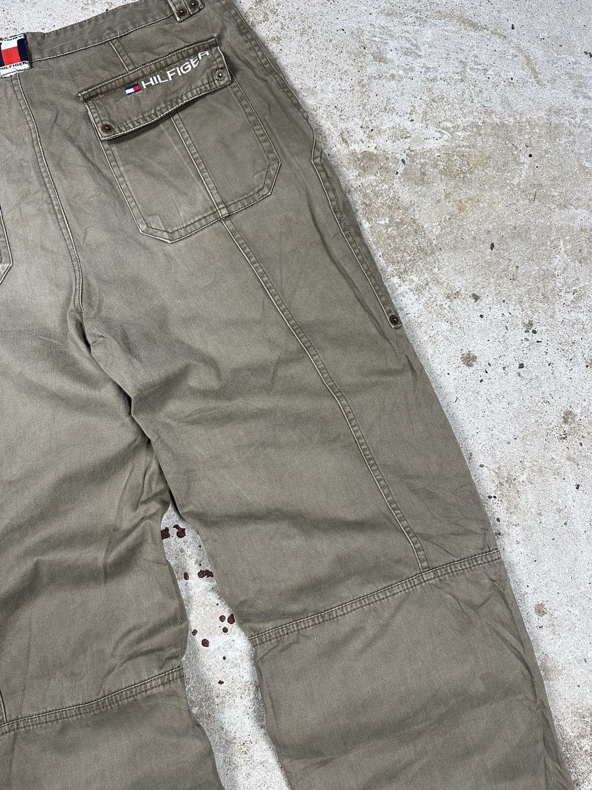 Tommy Hilfiger × Vintage Vintage Y2K Tommy Hilfiger Baggy Distressed Brown Pants Size US 31 - 13 Thumbnail