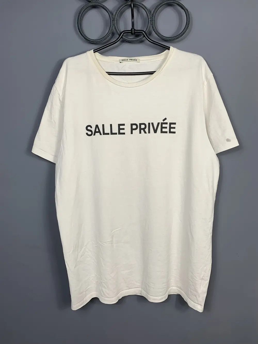 SALLE PRIVEE SALLE PRIVÉE Tshirt Big Logo Designer Rare Tee Size US XL / EU 56 / 4 - 1 Thumbnail