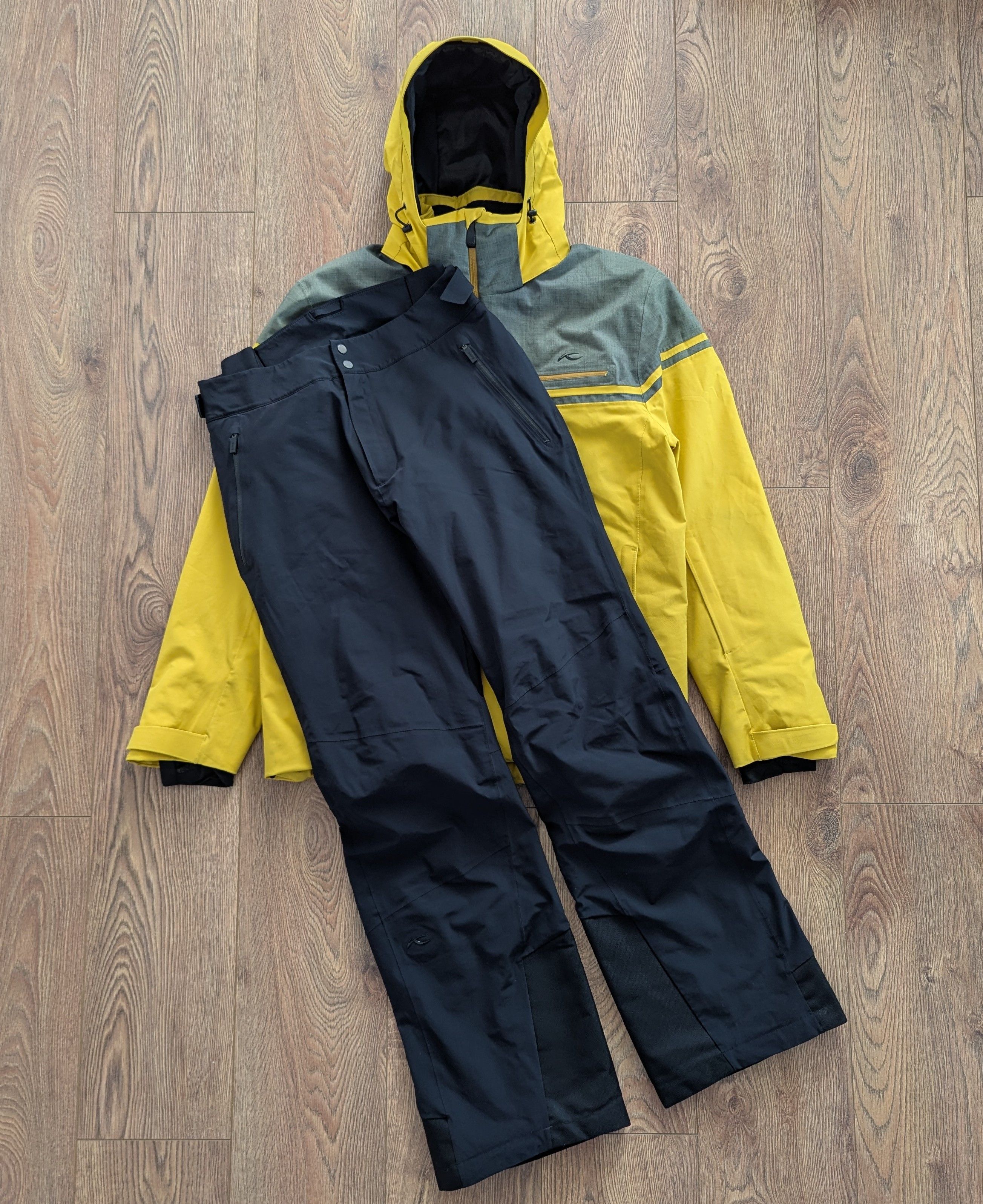 KJUS KJUS White Shadow Technical Ski Suit M (50) Recco DermizaxEV Size US M / EU 48-50 / 2 - 1 Thumbnail