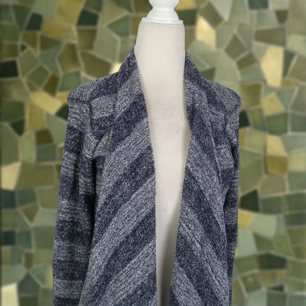 Vintage VINTAGE Barefoot Dreams Cardigan Sweater Navy Blue Stripe Bamboo Chic Lite L Women Long Sleeve Knit Casual Mens Womens Size L / US 10 / IT 46 - 1 Thumbnail